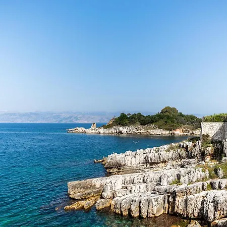 Four-bedroom Alexandros By Konnect, Private Pool & Seaview * Kassiopi