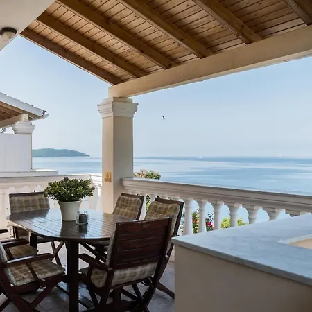 Four-bedroom Alexandros By Konnect, Private Pool & Seaview *