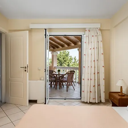Four-bedroom Alexandros By Konnect, Private Pool & Seaview * Kassiopi